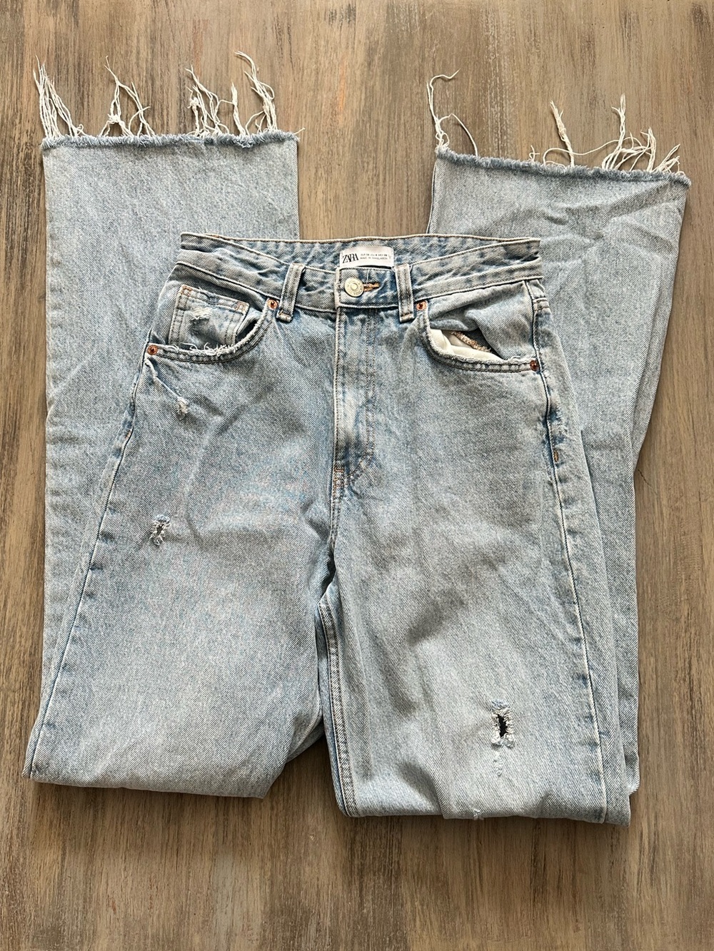 Zara Women’s Light Blue Denim Jeans